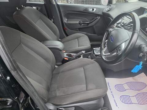 Ford Fiesta 1.0T EcoBoost Titanium Hatchback 5dr Petrol Powershift Euro 6 (100 ps) - U2381