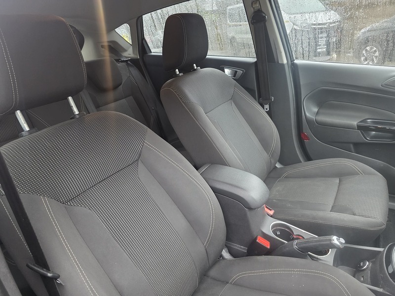 Ford Fiesta 1.0T EcoBoost Titanium Hatchback 5dr Petrol Powershift Euro 6 (100 ps) - U2381