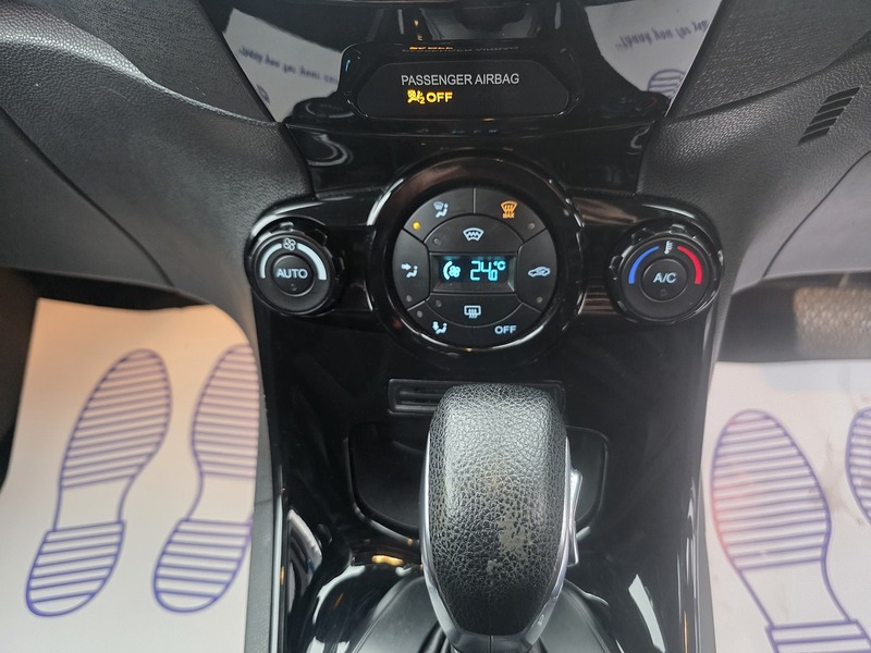 Ford Fiesta 1.0T EcoBoost Titanium Hatchback 5dr Petrol Powershift Euro 6 (100 ps) - U2381