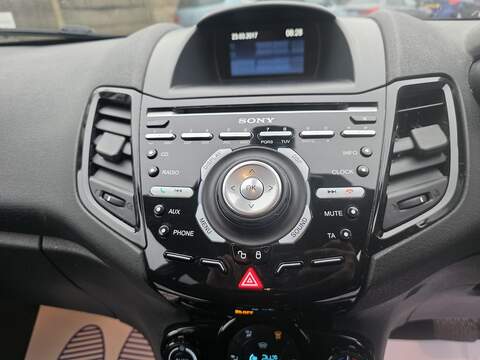 Ford Fiesta 1.0T EcoBoost Titanium Hatchback 5dr Petrol Powershift Euro 6 (100 ps) - U2381