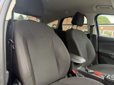Ford Focus 1.0T EcoBoost Zetec S Hatchback 5dr Petrol Auto Euro 6 (s/s) (125 ps) - U2383