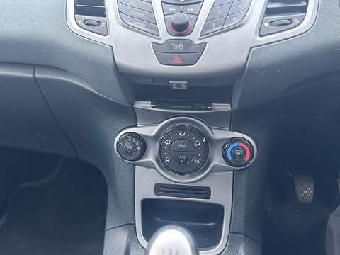 Ford Fiesta 1.25 Style + Hatchback 3dr Petrol Manual (133 g/km, 81 bhp) - U2385