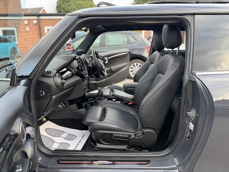 MINI Hatch 2.0 John Cooper Works Hatchback 3dr Petrol Steptronic Euro 6 (s/s) (231 ps) - U2386