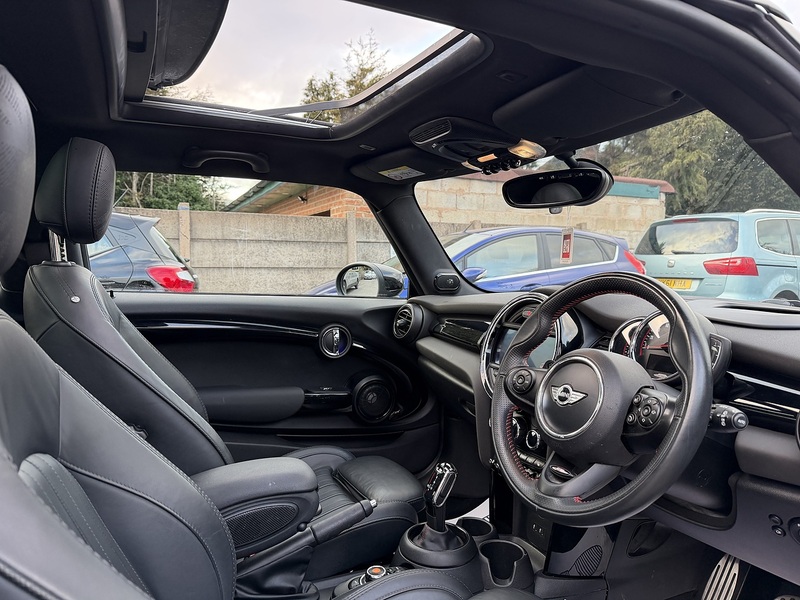 MINI Hatch 2.0 John Cooper Works Hatchback 3dr Petrol Steptronic Euro 6 (s/s) (231 ps) - U2386