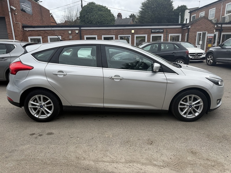 Ford Focus 1.0T EcoBoost Zetec Hatchback 5dr Petrol Auto Euro 6 (s/s) (125 ps) - U2387