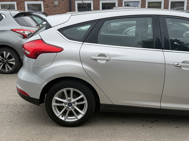 Ford Focus 1.0T EcoBoost Zetec Hatchback 5dr Petrol Auto Euro 6 (s/s) (125 ps) - U2387