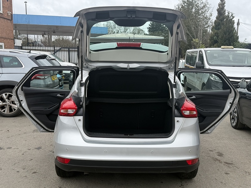 Ford Focus 1.0T EcoBoost Zetec Hatchback 5dr Petrol Auto Euro 6 (s/s) (125 ps) - U2387