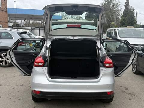 Ford Focus 1.0T EcoBoost Zetec Hatchback 5dr Petrol Auto Euro 6 (s/s) (125 ps) - U2387