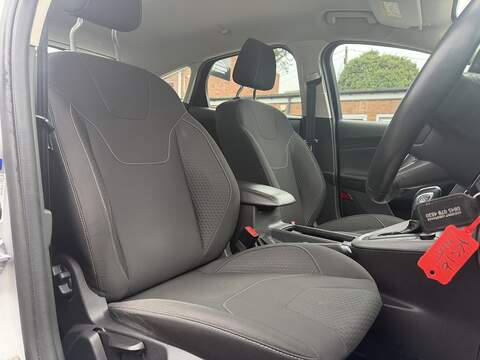 Ford Focus 1.0T EcoBoost Zetec Hatchback 5dr Petrol Auto Euro 6 (s/s) (125 ps) - U2387