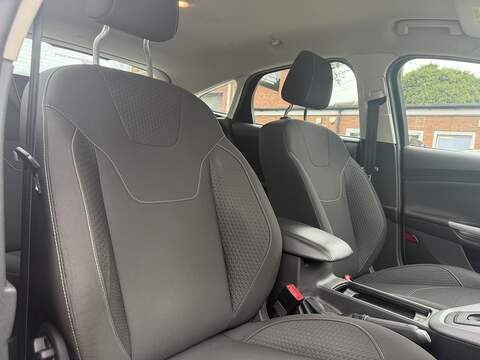 Ford Focus 1.0T EcoBoost Zetec Hatchback 5dr Petrol Auto Euro 6 (s/s) (125 ps) - U2387