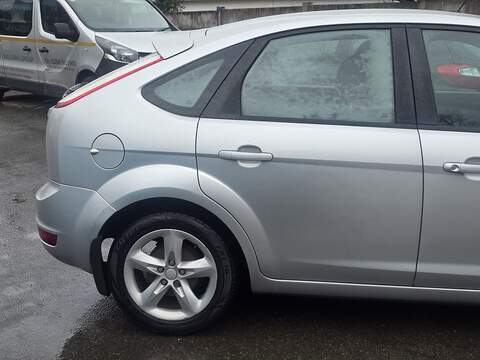 Ford Focus 1.6 Zetec Hatchback 5dr Petrol Manual (159 g/km, 99 bhp) - U2391