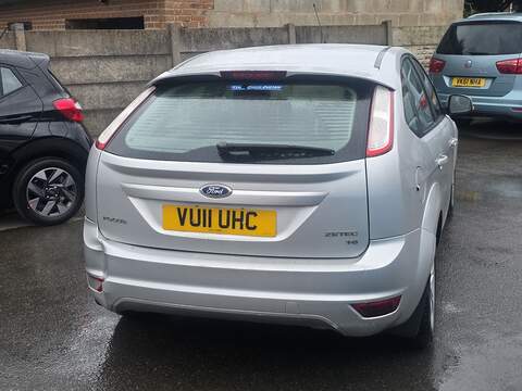 Ford Focus 1.6 Zetec Hatchback 5dr Petrol Manual (159 g/km, 99 bhp) - U2391