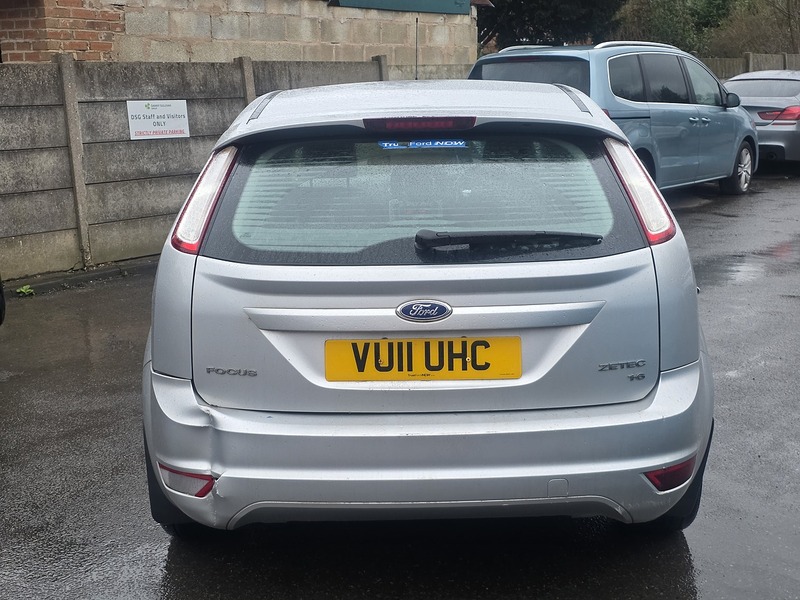 Ford Focus 1.6 Zetec Hatchback 5dr Petrol Manual (159 g/km, 99 bhp) - U2391