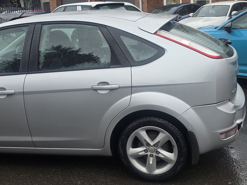 Ford Focus 1.6 Zetec Hatchback 5dr Petrol Manual (159 g/km, 99 bhp) - U2391