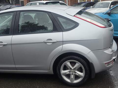 Ford Focus 1.6 Zetec Hatchback 5dr Petrol Manual (159 g/km, 99 bhp) - U2391