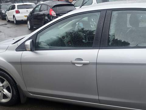 Ford Focus 1.6 Zetec Hatchback 5dr Petrol Manual (159 g/km, 99 bhp) - U2391