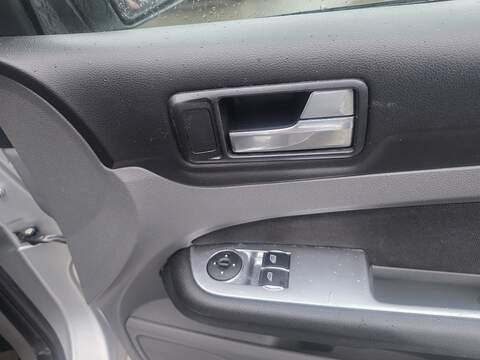 Ford Focus 1.6 Zetec Hatchback 5dr Petrol Manual (159 g/km, 99 bhp) - U2391