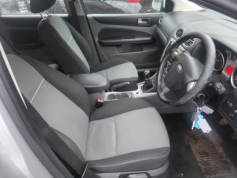 Ford Focus 1.6 Zetec Hatchback 5dr Petrol Manual (159 g/km, 99 bhp) - U2391