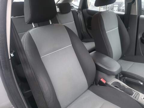 Ford Focus 1.6 Zetec Hatchback 5dr Petrol Manual (159 g/km, 99 bhp) - U2391