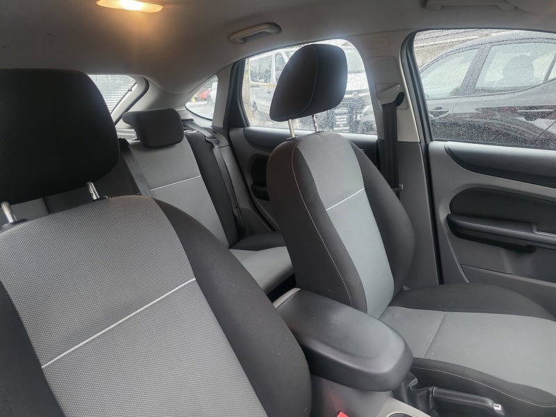 Ford Focus 1.6 Zetec Hatchback 5dr Petrol Manual (159 g/km, 99 bhp) - U2391