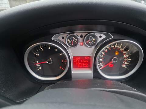 Ford Focus 1.6 Zetec Hatchback 5dr Petrol Manual (159 g/km, 99 bhp) - U2391