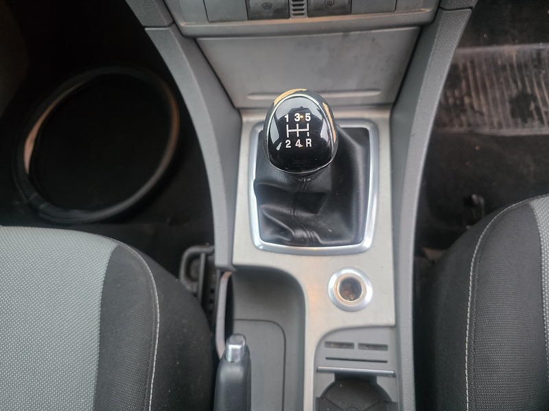 Ford Focus 1.6 Zetec Hatchback 5dr Petrol Manual (159 g/km, 99 bhp) - U2391