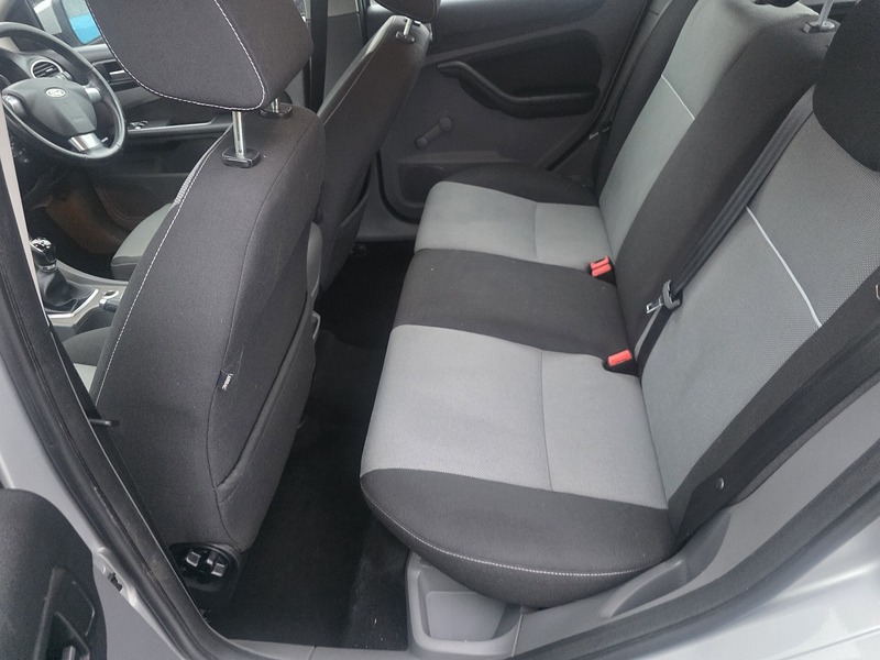 Ford Focus 1.6 Zetec Hatchback 5dr Petrol Manual (159 g/km, 99 bhp) - U2391