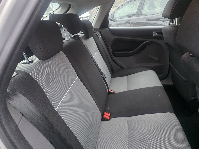 Ford Focus 1.6 Zetec Hatchback 5dr Petrol Manual (159 g/km, 99 bhp) - U2391