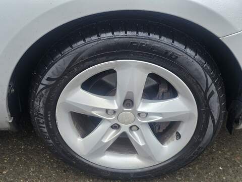 Ford Focus 1.6 Zetec Hatchback 5dr Petrol Manual (159 g/km, 99 bhp) - U2391