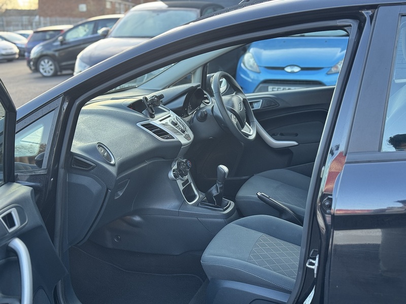 Ford Fiesta 1.25 Edge Hatchback 5dr Petrol Manual (129 g/km, 81 bhp) - U2392