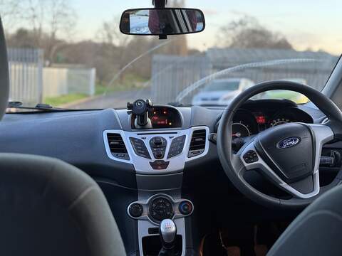 Ford Fiesta 1.25 Edge Hatchback 5dr Petrol Manual (129 g/km, 81 bhp) - U2392