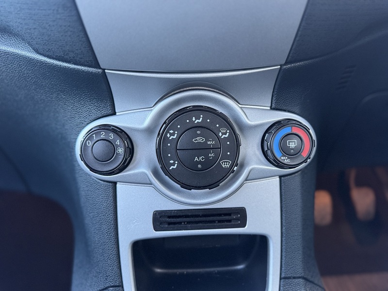 Ford Fiesta 1.25 Edge Hatchback 5dr Petrol Manual (129 g/km, 81 bhp) - U2392