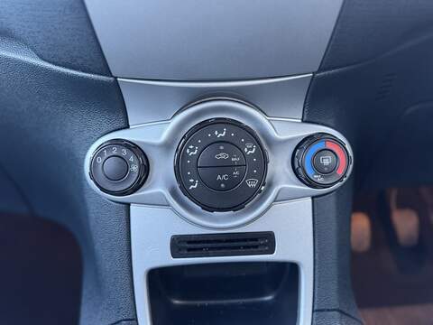 Ford Fiesta 1.25 Edge Hatchback 5dr Petrol Manual (129 g/km, 81 bhp) - U2392