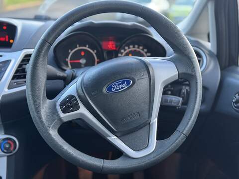 Ford Fiesta 1.25 Edge Hatchback 5dr Petrol Manual (129 g/km, 81 bhp) - U2392