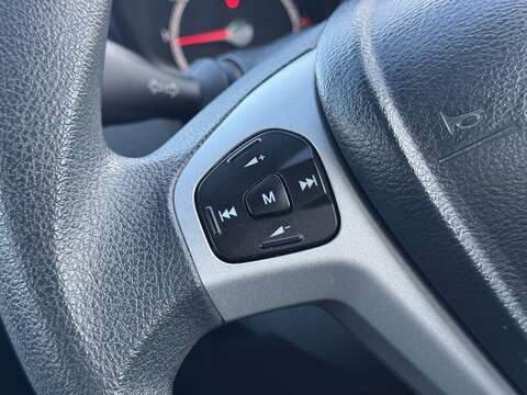 Ford Fiesta 1.25 Edge Hatchback 5dr Petrol Manual (129 g/km, 81 bhp) - U2392