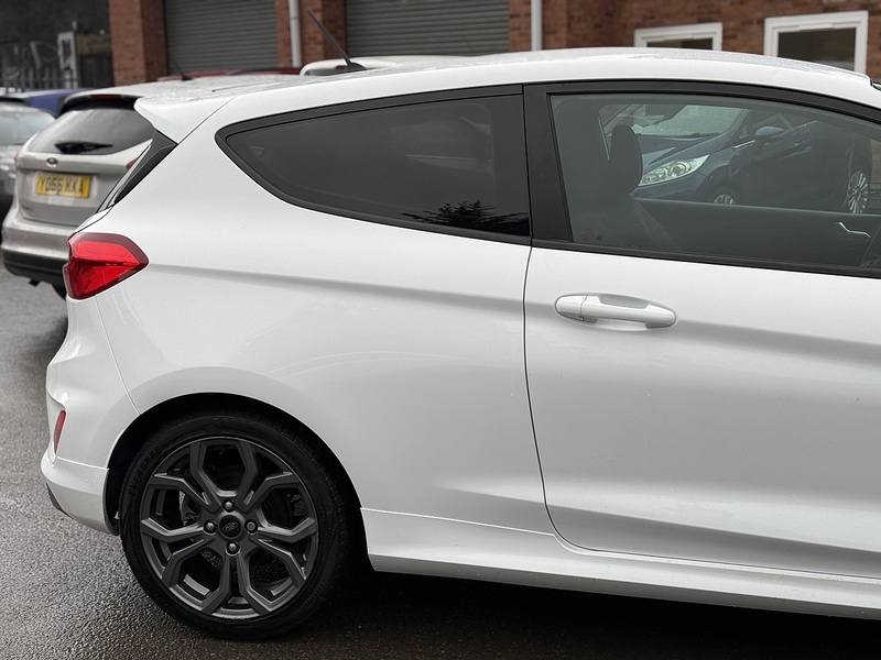 Ford Fiesta T EcoBoost ST-Line - U2393