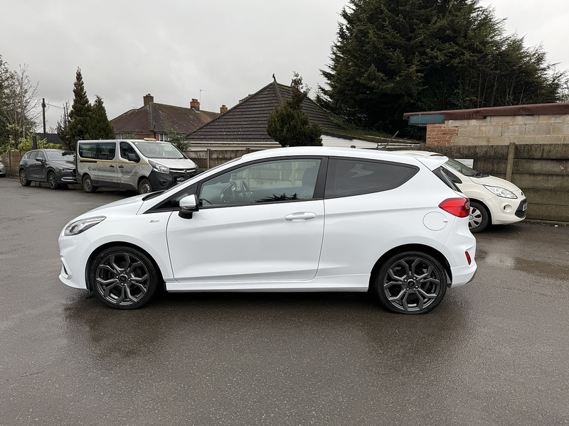Ford Fiesta T EcoBoost ST-Line - U2393
