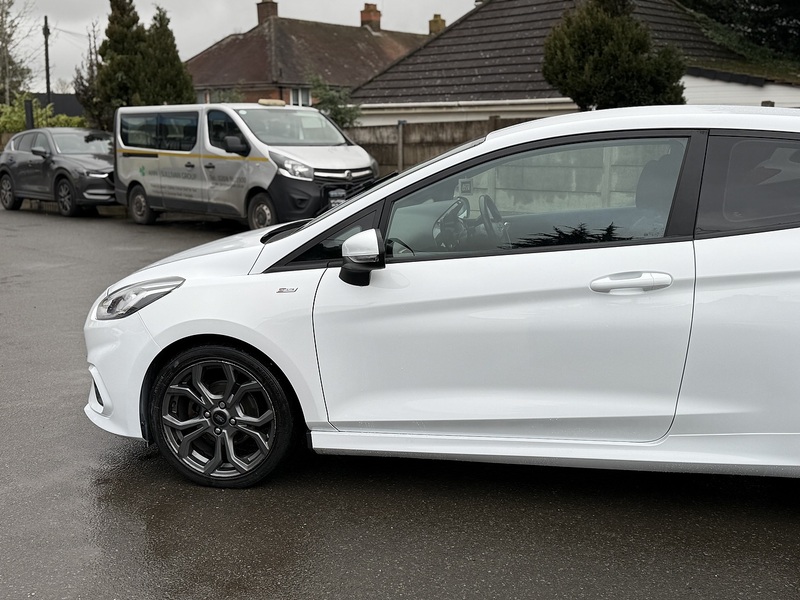 Ford Fiesta T EcoBoost ST-Line - U2393