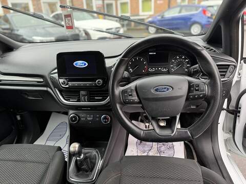 Ford Fiesta T EcoBoost ST-Line - U2393