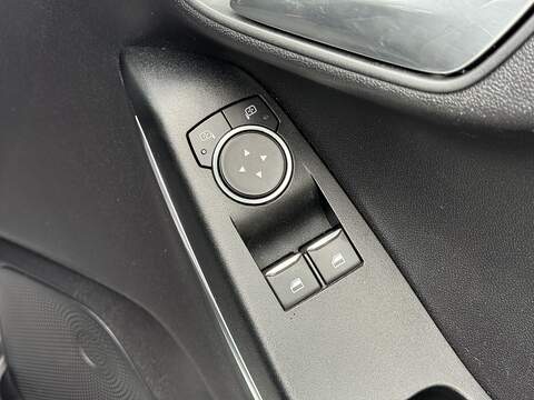 Ford Fiesta T EcoBoost ST-Line - U2393