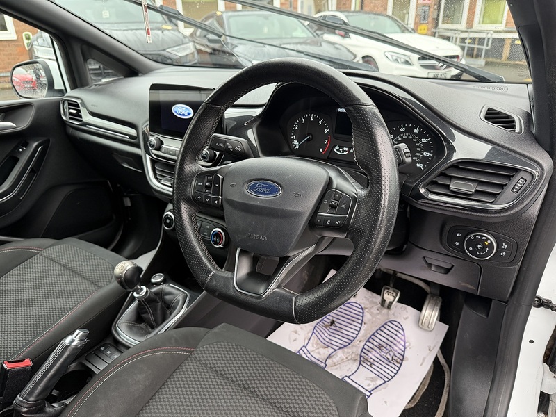 Ford Fiesta T EcoBoost ST-Line - U2393