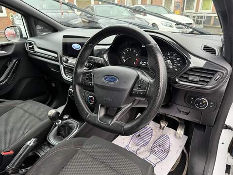 Ford Fiesta T EcoBoost ST-Line - U2393