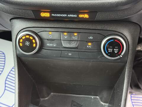 Ford Fiesta T EcoBoost ST-Line - U2393