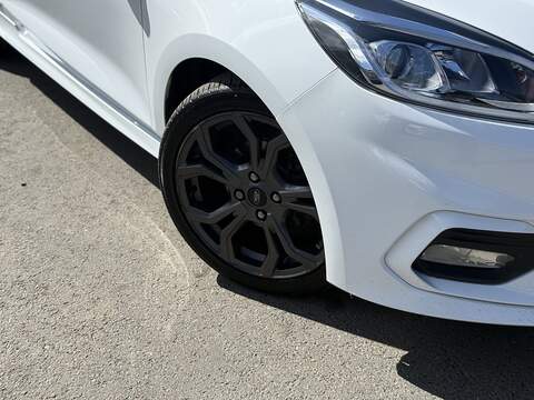 Ford Fiesta 1.0T EcoBoost ST-Line Hatchback 3dr Petrol Manual Euro 6 (s/s) (100 ps) - U2393