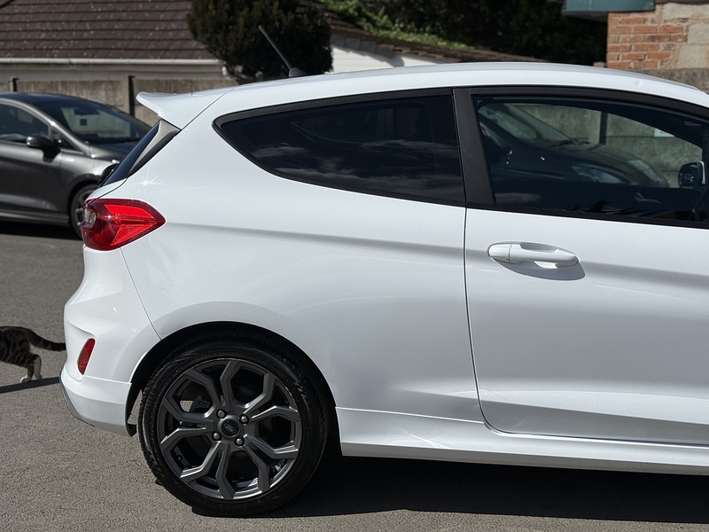Ford Fiesta 1.0T EcoBoost ST-Line Hatchback 3dr Petrol Manual Euro 6 (s/s) (100 ps) - U2393
