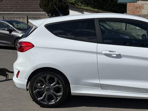 Ford Fiesta 1.0T EcoBoost ST-Line Hatchback 3dr Petrol Manual Euro 6 (s/s) (100 ps) - U2393