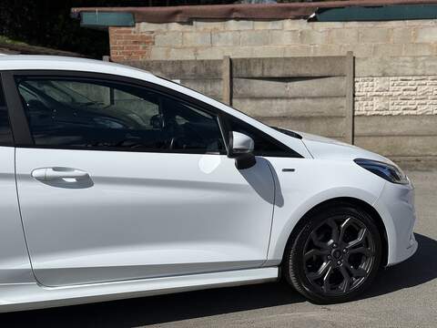 Ford Fiesta 1.0T EcoBoost ST-Line Hatchback 3dr Petrol Manual Euro 6 (s/s) (100 ps) - U2393