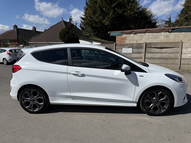 Ford Fiesta 1.0T EcoBoost ST-Line Hatchback 3dr Petrol Manual Euro 6 (s/s) (100 ps) - U2393
