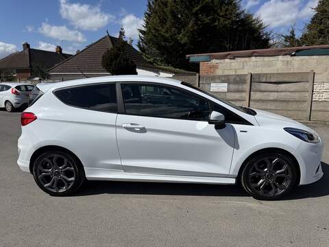 Ford Fiesta 1.0T EcoBoost ST-Line Hatchback 3dr Petrol Manual Euro 6 (s/s) (100 ps) - U2393