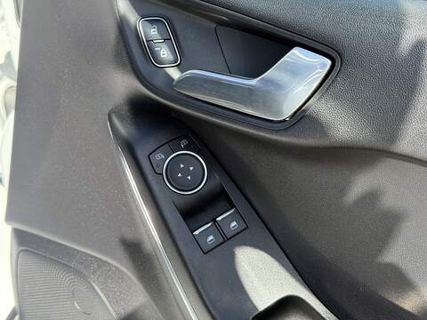 Ford Fiesta 1.0T EcoBoost ST-Line Hatchback 3dr Petrol Manual Euro 6 (s/s) (100 ps) - U2393